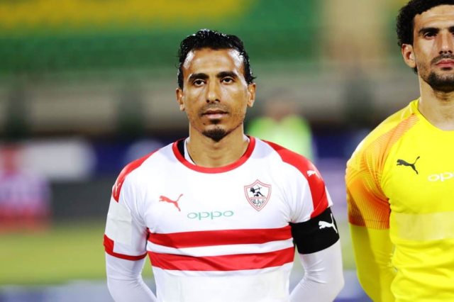 لاعبو الزمالك يحتفلون بعيد ميلاد "عبد الشافي" .. و جلسة لفيريرا مع اللاعبين