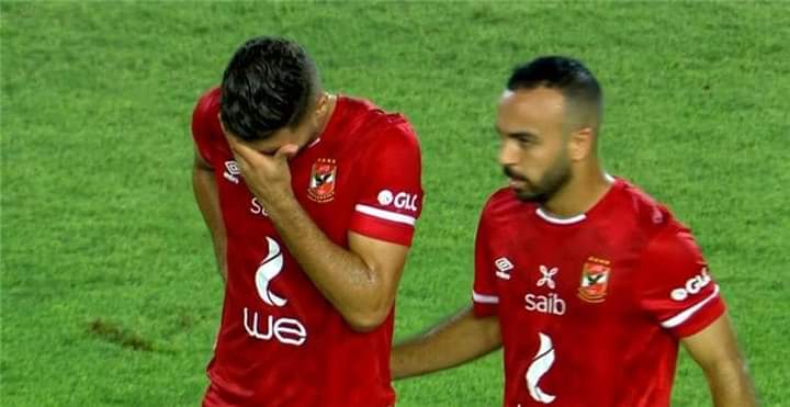 نجم الأهلي السابق يفتح النار على لاعبي الفريق بعد خسارة كأس مصر امام الزمالك