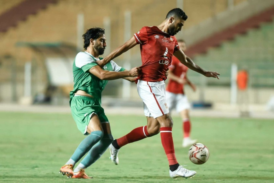 سمير عثمان يحسم الجدل حول طرد لاعب إيسترن في مباراة الأهلي