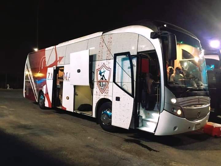 حافلة الزمالك تصل ستاد القاهرة إستعدادًا لمواجهة الإسماعيلي في كأس مصر