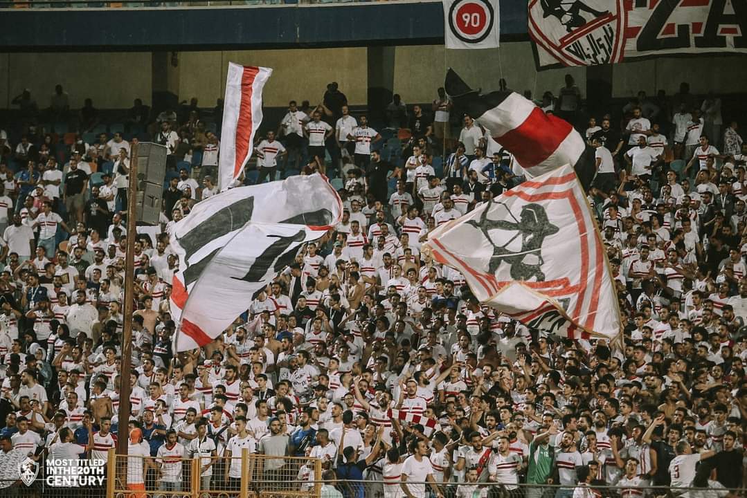 الحساب الرسمي لدوري ابطال افريقيا يتغنى بجمهور الزمالك-صوره