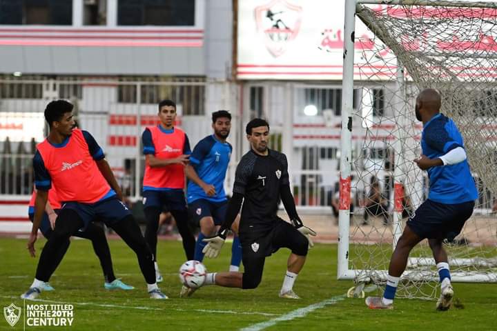 نجم الزمالك يشارك في التدريب الجماعي و جاهز لمباراة سيراميكا كليوبترا