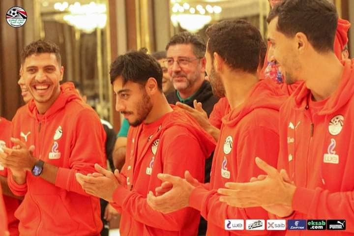 بمشاركة لاعبي الزمالك.. منتخب مصر يحتفل بعيد ميلاد نجم الأهلي - صور