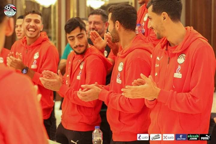 بمشاركة لاعبي الزمالك.. منتخب مصر يحتفل بعيد ميلاد نجم الأهلي - صور