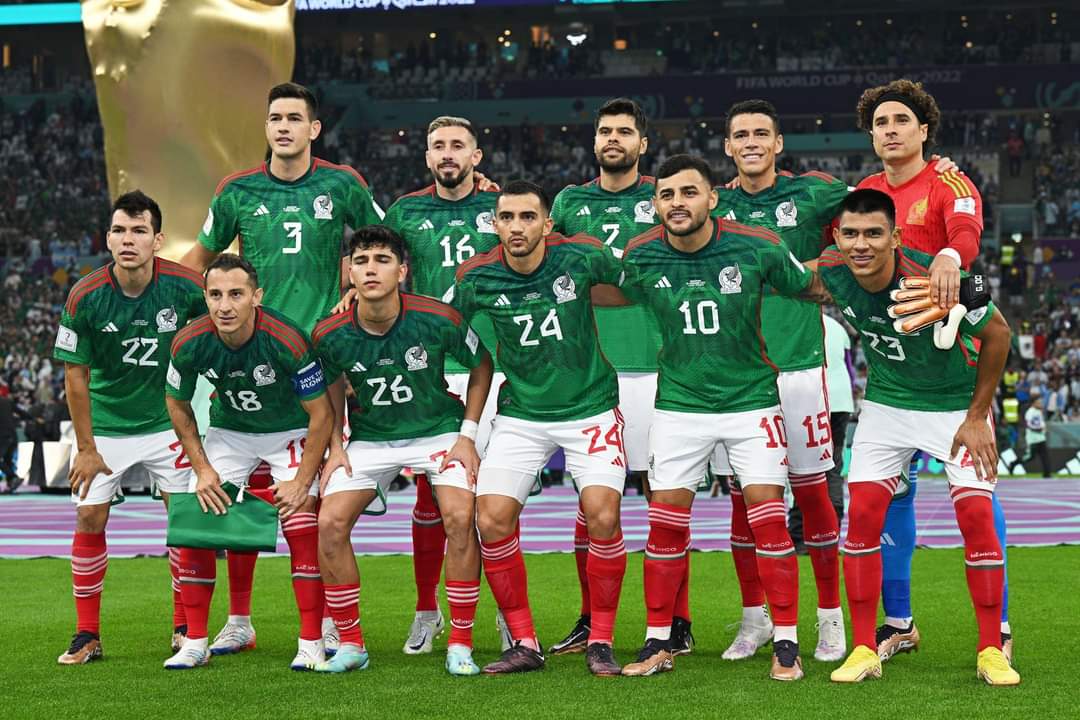 سبب غريب ومفاجئ وراء تناول المنتخب المكسيكي للطعام السعودي قبل المواجهه المصيرية بين المنتخبين !!