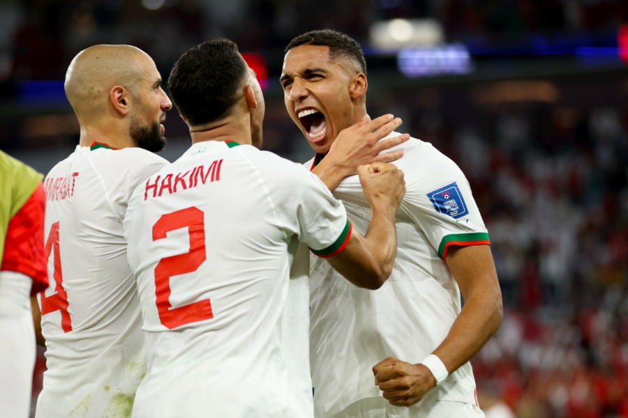 منتخب المغرب يصنع التاريخ ويفوز على بلجيكا بثنائية في مباراة مثيرة بكأس العالم 2022 - فيديو