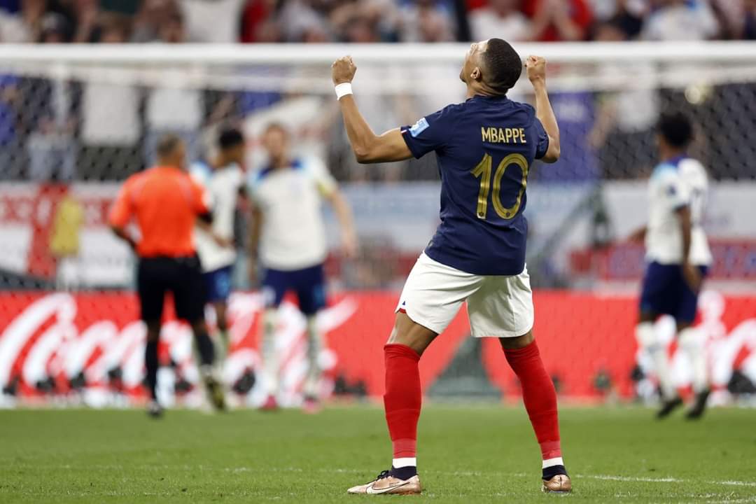 شاهد أهداف المباراه المثيره بين فرنسا و إنجلترا بربع نهائي كأس العالم -فيديو