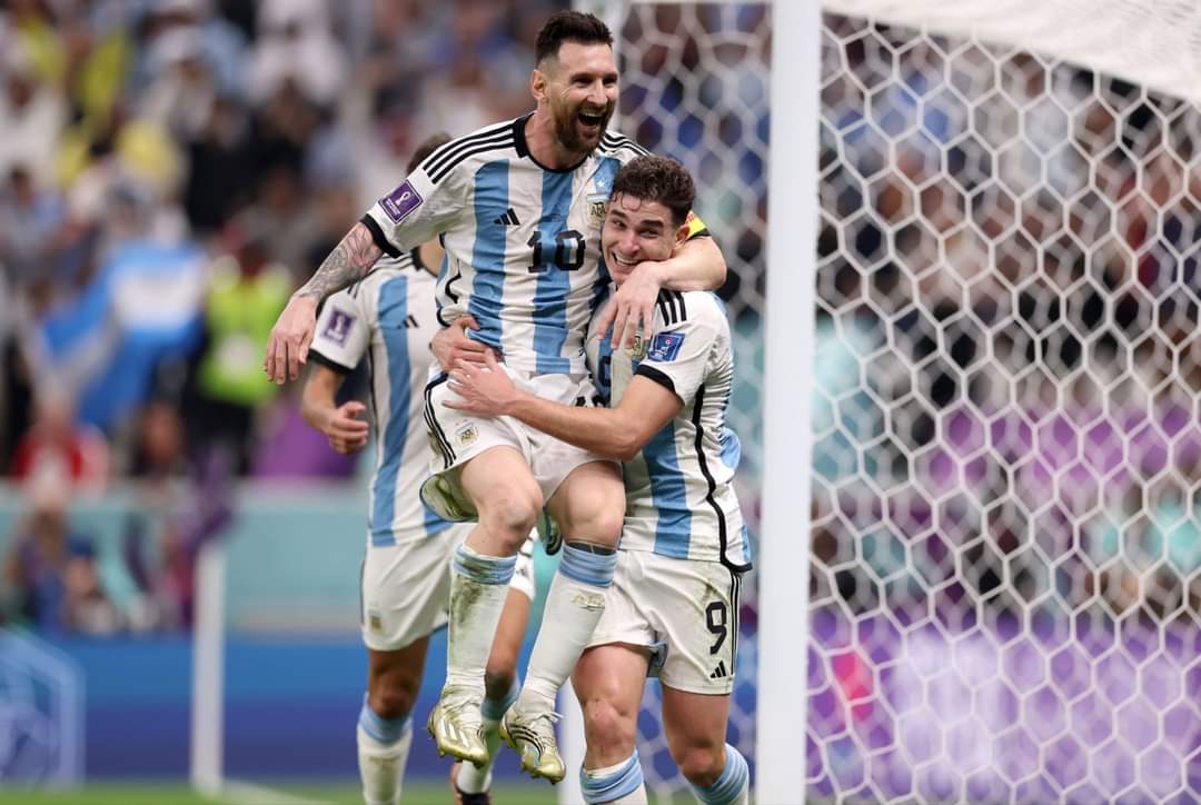 ميسي على موعد مع التاريخ...الأرجنتين تتأهل لنهائي كأس العالم!