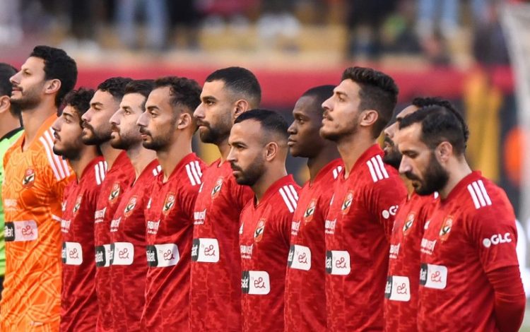 شوبير يعلن عن مفاجأة بشأن رحيل نجم الأهلي عن الفريق