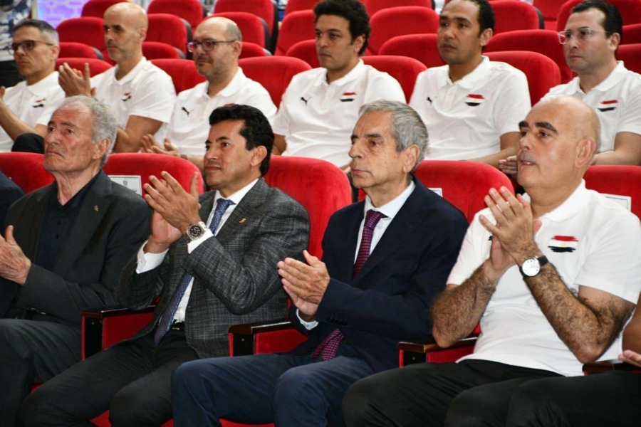 أشرف صبحي يشهد المؤتمر الصحفي لـ باستور.. ويؤكد: كرة اليد المصرية نموذج يُحتذى به