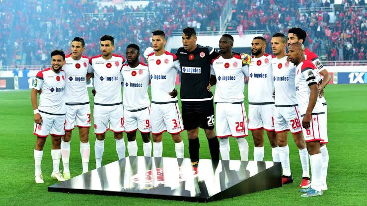 خاص | نجم الوداد المغربي يتواصل مع لاعبي الزمالك قبل مباراة الاهلي في نهائي أفريقيا