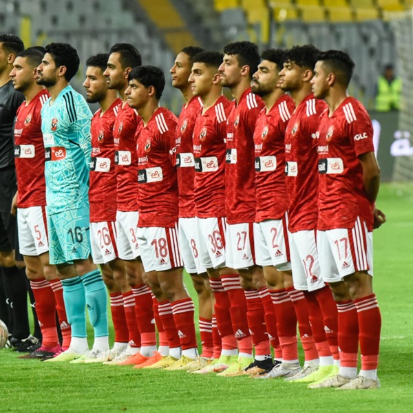 تقارير جزائرية توضح تحركات جديدة بشأن اقتراب رحيل نجم الأهلي عن الفريق