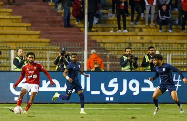 اتحاد الكرة يعلن طاقم حكام مباراة الأهلي وإنبي في نصف نهائي كأس مصر - صورة