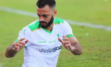 بعد قرار عرضه للبيع.. المصري يرد على اقتراب مروان حمدي من الانتقال للزمالك في يناير