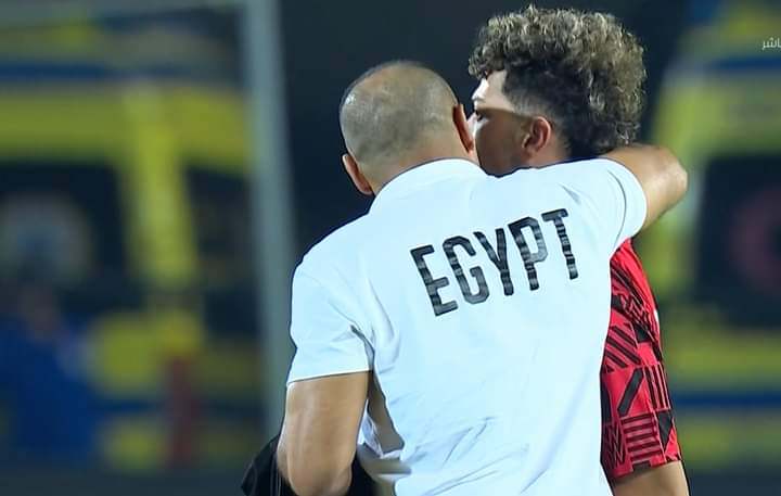 الخائن إمام عاشور يثير الجدل بعد مباراة مصر أمام جيبوتي.. وتدخل مدرب المنتخب - صورة