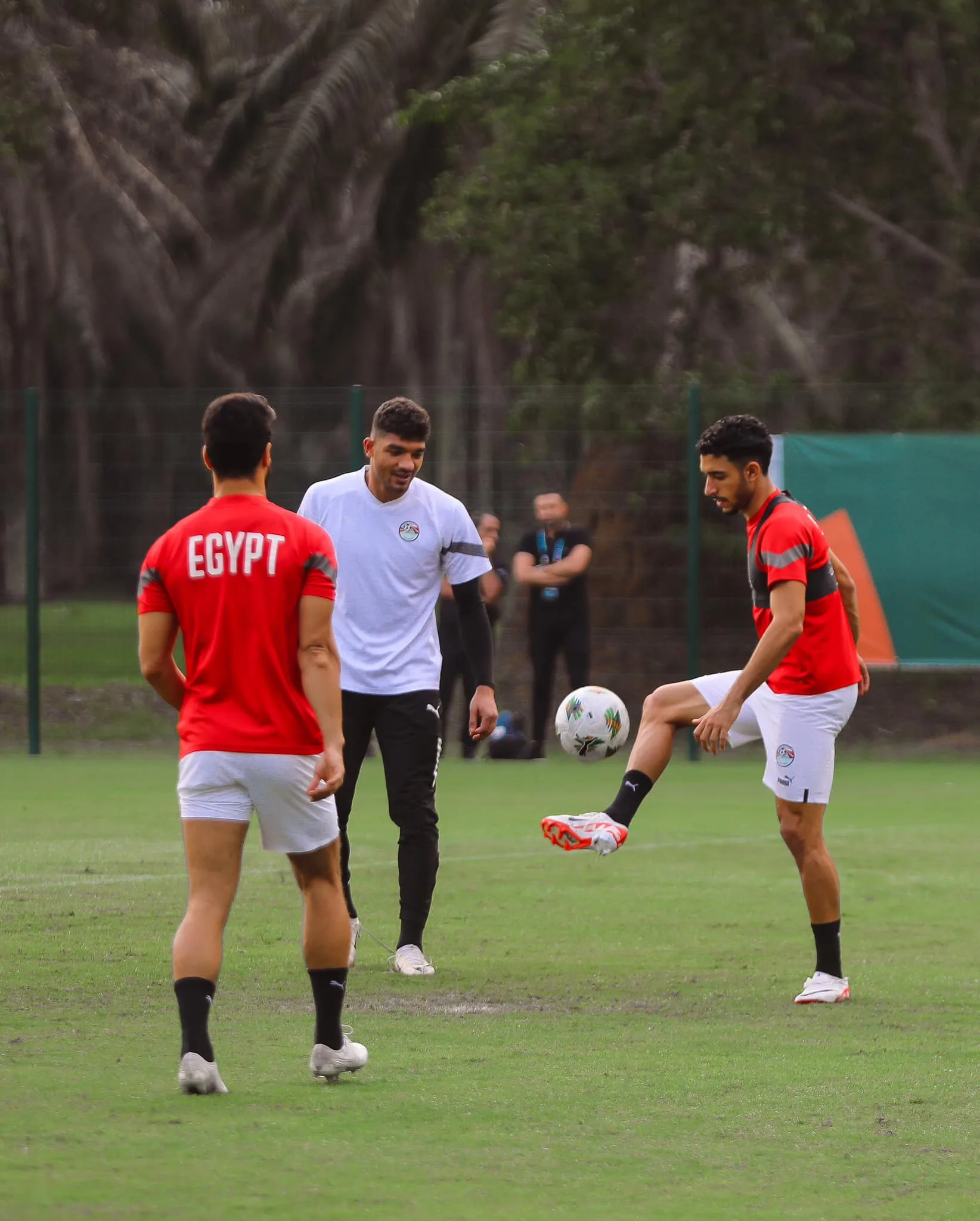 10 صور ترصد مران منتخب مصر اليوم استعدادًا لمواجهة الكونغو فى أمم أفريقيا .. موقف إمام عاشور