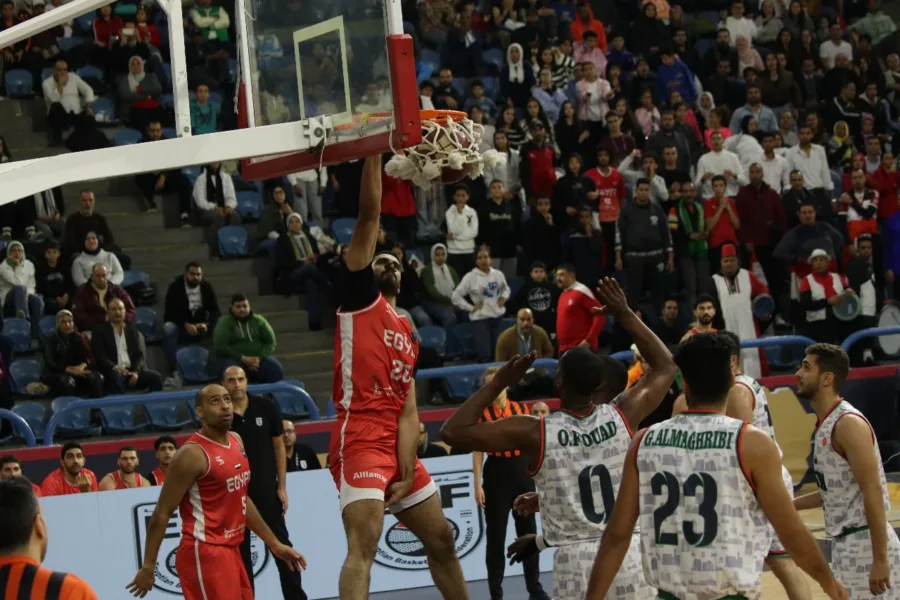 منتخب مصر لكرة السلة يهزم ليبيا ويتوج بطلا لكأس العرب - صورة