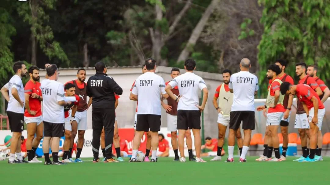 7 صور ترصد مران منتخب مصر اليوم قبل مواجهة غانا في أمم إفريقيا.. قرار خاص من فيتوريا 