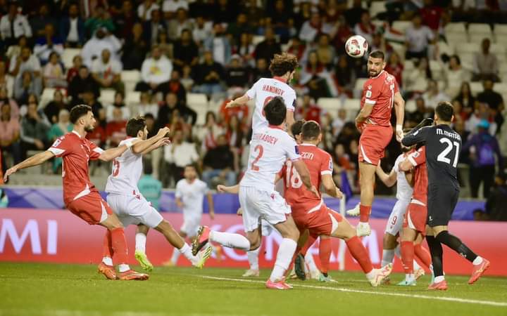 منتخب لبنان يودع كأس اسيا بعد الخسارة بهدفين امام طاجيكستان !! شاهد الأهداف - فيديو