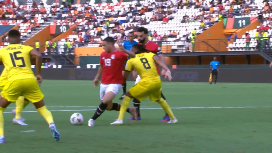 منتخب مصر يتعادل بشق الانفس أمام موزمبيق في بطولة أمم إفريقيا!!