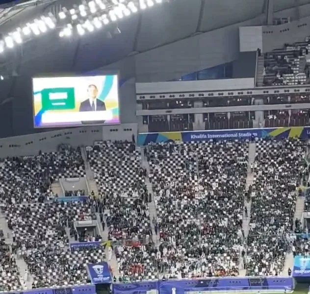 جماهير المنتخب السعودي تنتفض ضد مانشيني في مباراة عمان !! - فيديو