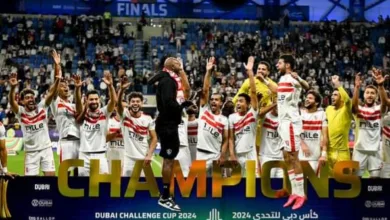 احتفالات خاصة للاعبي الزمالك مع الجماهير بعد الفوز بكأس دبي للتحدي - فيديو