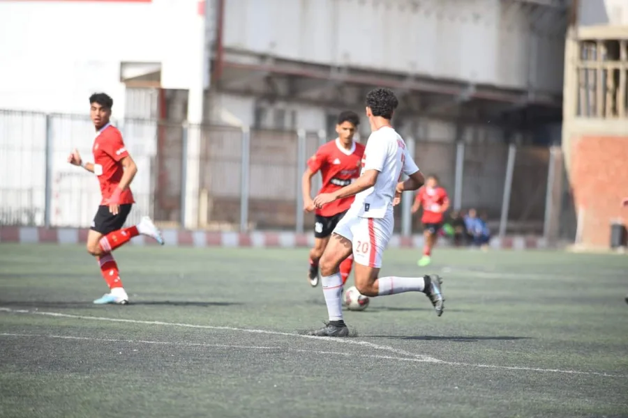 حسين لبيب وجوميز يحضران مباراة الزمالك والأهلي في دوري الجمهورية - صور
