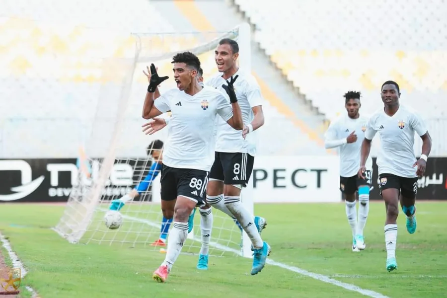 شاهد | لاعب الزمالك المعار للجونه يسجل هدف رائع في شباك المصري - فيديو