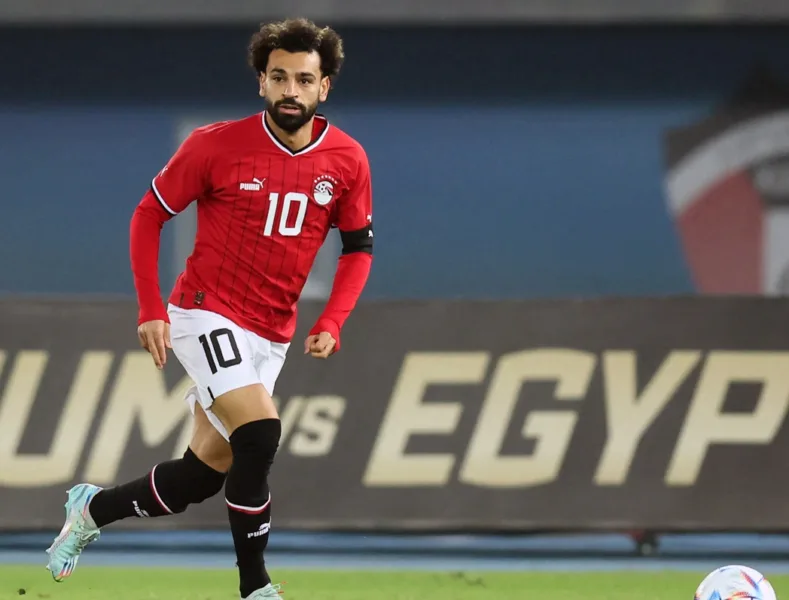 نجم الأهلي السابق يكشف ماذا كان سيفعل مع محمد صلاح لو كان مدربًا لمنتخب مصر!
