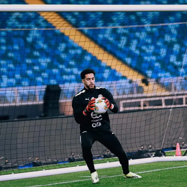 لاعب الزمالك السابق يفجرها : مصطفي شوبير قد يشارك مع منتخب مصر امام نيوزيلندا بسبب والده !!