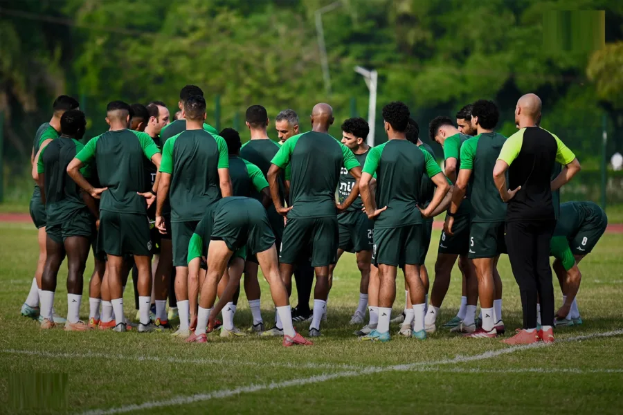 جوميز يلقي مُحاضرة هامة على لاعبي الزمالك.. ومسؤول "كاف" يُصدر فرمان للفريق