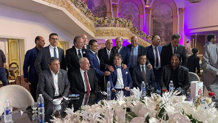 بعد القمة..إجتماع حسين لبيب والخطيب في حفل زفاف نجل نجم الزمالك السابق- صورة