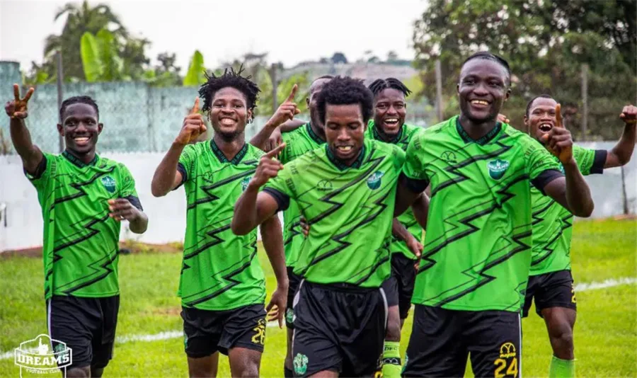 نجم الأهلي السابق يقود تشكيل دريمز الغاني أمام الزمالك بكأس الكونفدرالية