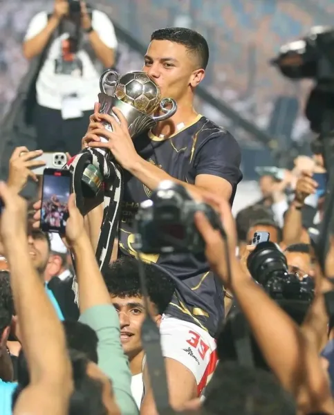 محمد شحاتة يكشف دور قادة الزمالك في تحفيز اللاعبين للتتويج بالكونفدرالية!! - فيديو