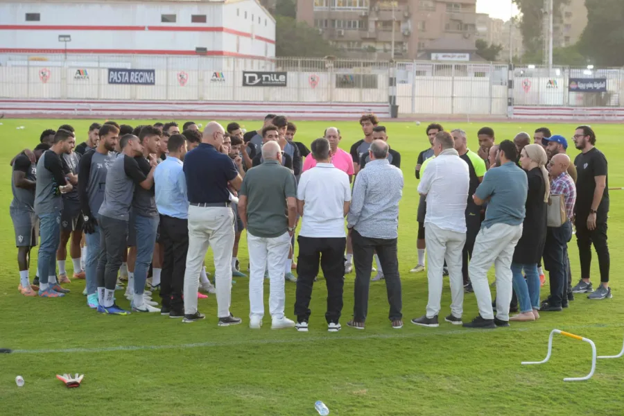عضو مجلس الزمالك يؤازر الفريق قبل مواجهة بلاك بولز في الكونفدرالية.. طالع التفاصيل