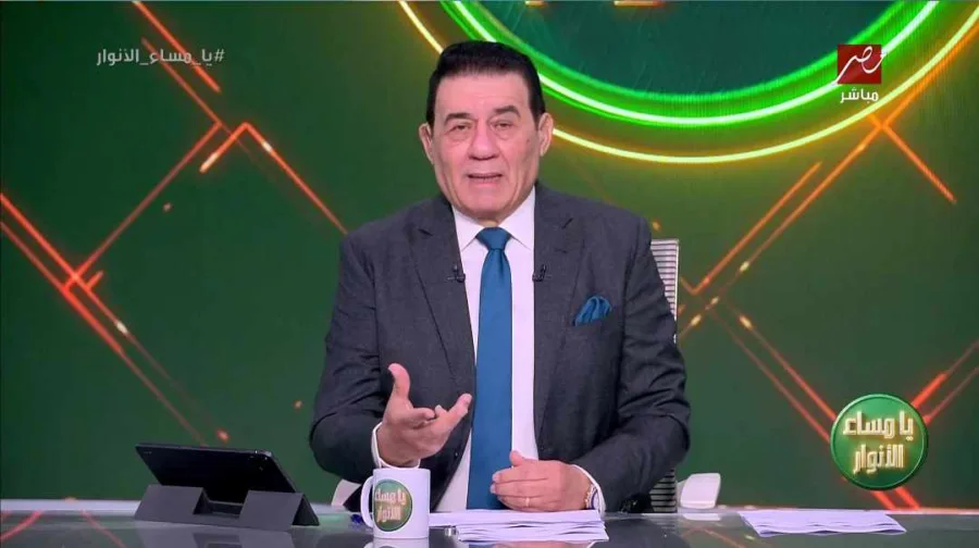 نجم الأهلي يبحث عن عروض للرحيل بعد أزمته مع الإدارة.. مدحت شلبي يوضح التفاصيل