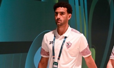 شاهد.. استقبال خاص لـ محمد عواد من جماهير الزمالك في المملكة أرينا قبل مواجهة الأهلي - فيديو