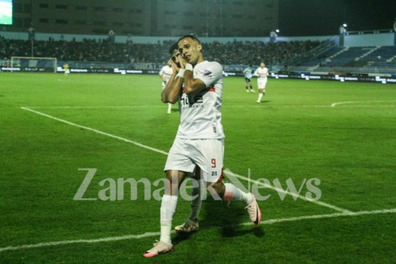 بذكريات السوبر الإفريقي.. شاهد احتفال جنوني من ناصر منسي مع جماهير الزمالك بعد تسجيله هدفين أمام غزل المحلة - فيديو