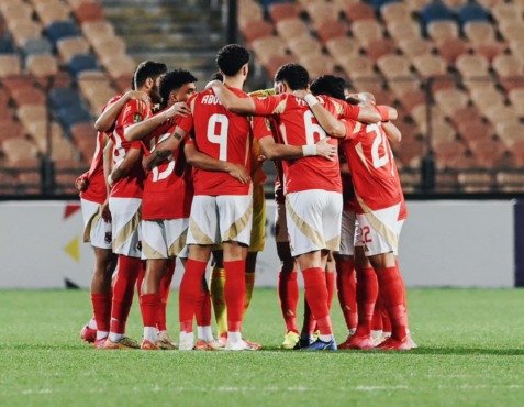 بينهم لاعب الزمالك السابق.. الأهلي يضع 3 بدائل حال فشل التعاقد مع ديريك كوتيسا! صورة