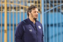 ممدوح عيد يعقد جلسة خاصة مع لاعبي بيراميدز قبل مواجهة الزمالك بالدوري