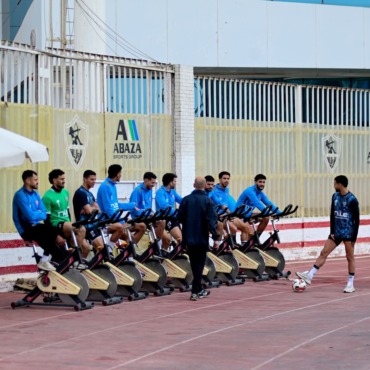 الزمالك يخوض مران تأهيلي واستشفائي وحضور مفاجئ لعضو مجلس الإدارة