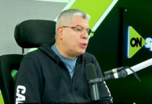 شوبير يوضح حقيقة أنباء الحجز على أرصدة نادي الزمالك وتطورات جديدة في أزمة الأرض! فيديو 2 شوبير يوضح حقيقة أنباء الحجز على أرصدة نادي الزمالك وتطورات جديدة في أزمة الأرض! فيديو