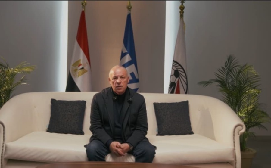 هل أستفادت الكرة المصرية بتواجدك في الإتحاد الأفريقي و الدولي.. هاني أبوريدة يجيب