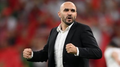 وليد الركراكي يوجه صدمة لنجم الأهلي ويستبعده من قائمة منتخب المغرب!