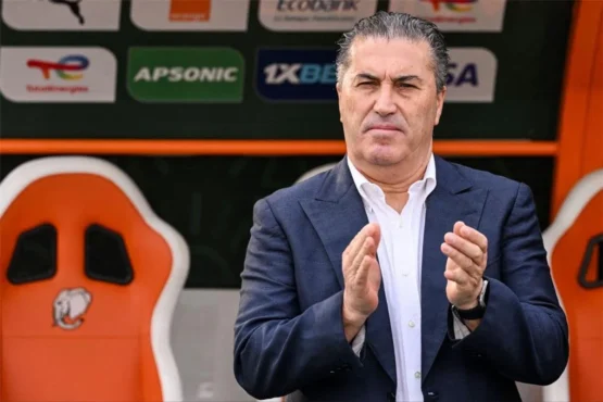 صدمة جديدة في الزمالك.. بيسيرو يرفض الجلوس مع ميدو وأزمة منتظرة 1 صدمة جديدة في الزمالك.. بيسيرو يرفض الجلوس مع ميدو وأزمة منتظرة