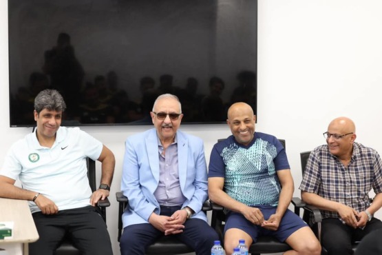 جلسة مفاجئة قبل موقعة بيراميدز.. خالد الغندور يكشف ما دار بين رئيس البنك الأهلي واللاعبين 1 جلسة مفاجئة قبل موقعة بيراميدز.. خالد الغندور يكشف ما دار بين رئيس البنك الأهلي واللاعبين