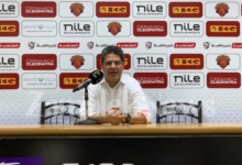 صحفي يحرج ايمن الرمادي بعشوائية أداء الزمالك أمام سيراميكا ورد ناري من المدرب