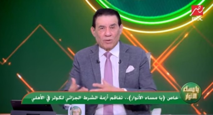 مدحت شلبي يستنجد بوزير الرياضه على الهواء بسبب الأهلي وكولر - فيديو 1 مدحت شلبي يستنجد بوزير الرياضه على الهواء بسبب الأهلي وكولر - فيديو