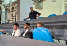 محمود بنتايج يحضر مباراة الزمالك وفاركو رغم الإصابة