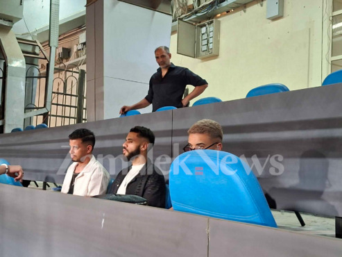 محمود بنتايج يحضر مباراة الزمالك وفاركو رغم الإصابة 1 محمود بنتايج يحضر مباراة الزمالك وفاركو رغم الإصابة